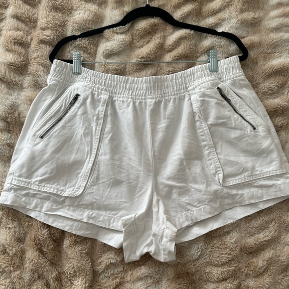 aerie Pants - Aerie White Shorts with Elastic Waistband